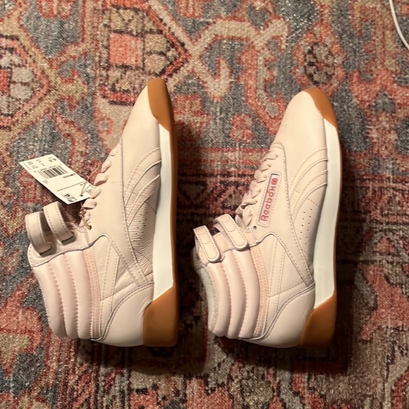 NWT Reebok High Tops - Picture 4 of 14